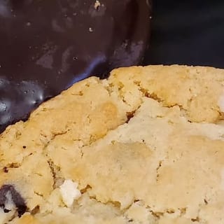 Chocolate Chip Cookie